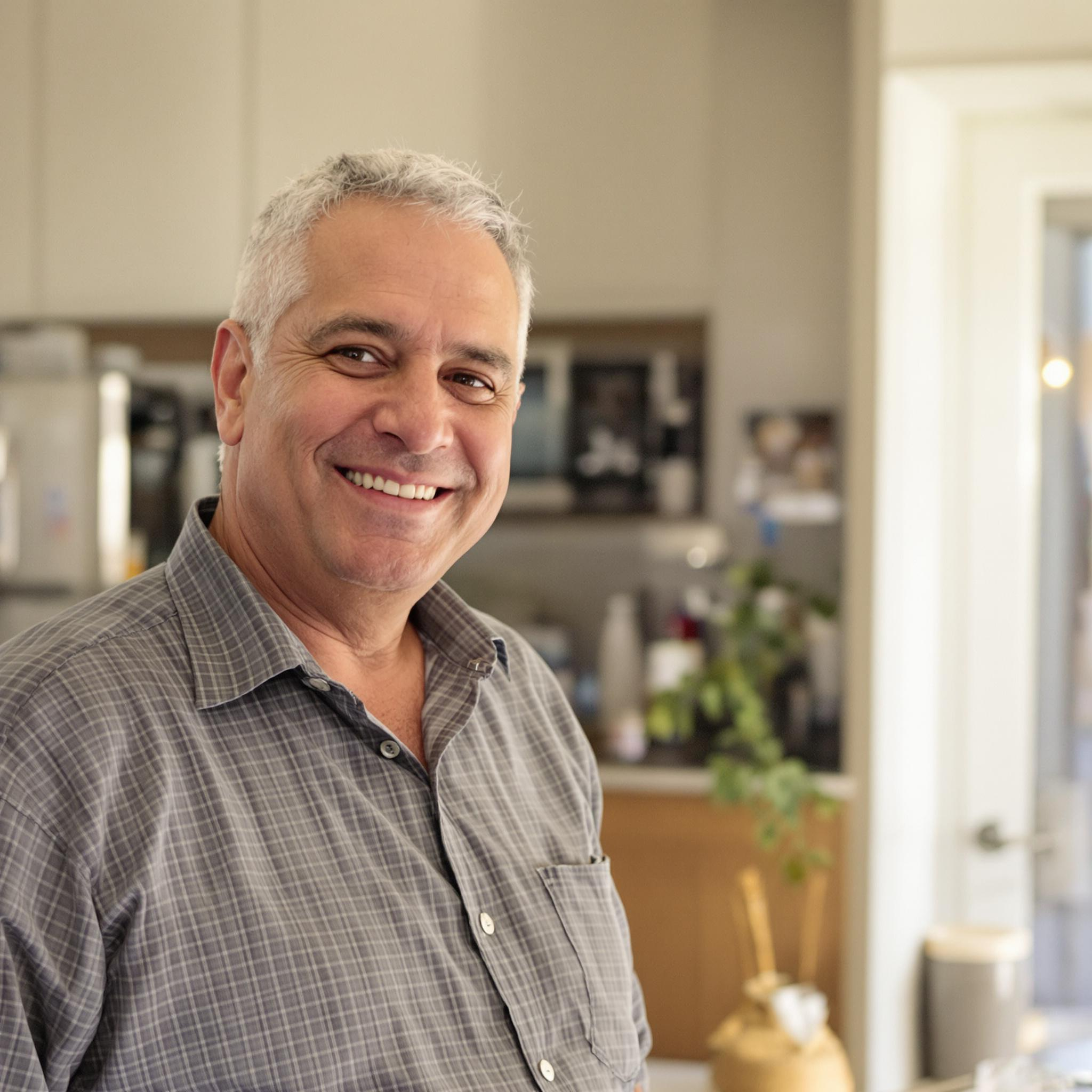 Julio R. – Encarnación